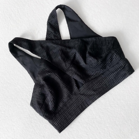 MARCIANO Cross-front Crop Top - Picture 11 of 11